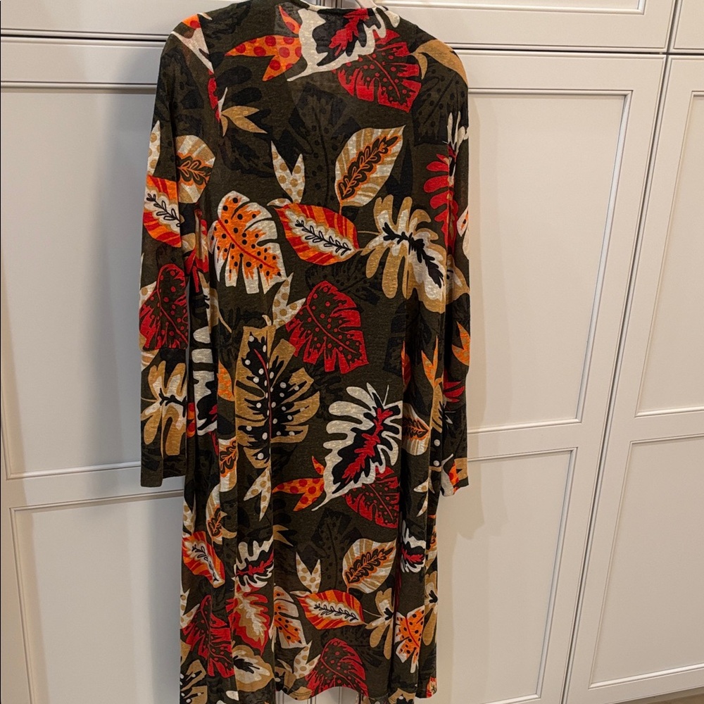 G.I.L.I. Red and Olive Leaf Print cardigan with Olive tank top L - Picture 4 of 4